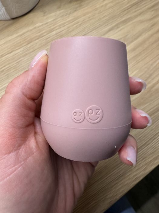 Ezpz Обучителна силиконова чаша 4 + месеца Tiny Cup Blush