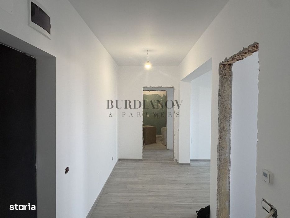 Apartament cu 3 camere - două băi - Etalon Lacul Morii - Vedere Lac