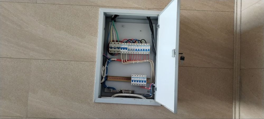 Услуги профессионального эллектрика