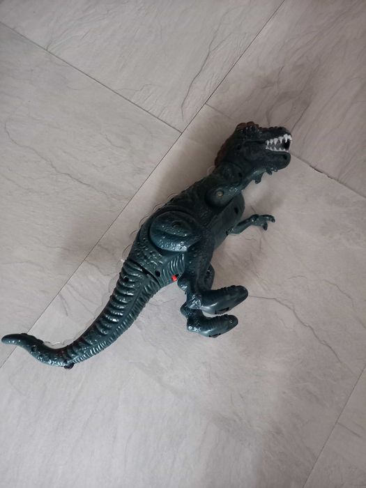 Детска играчка динозавър