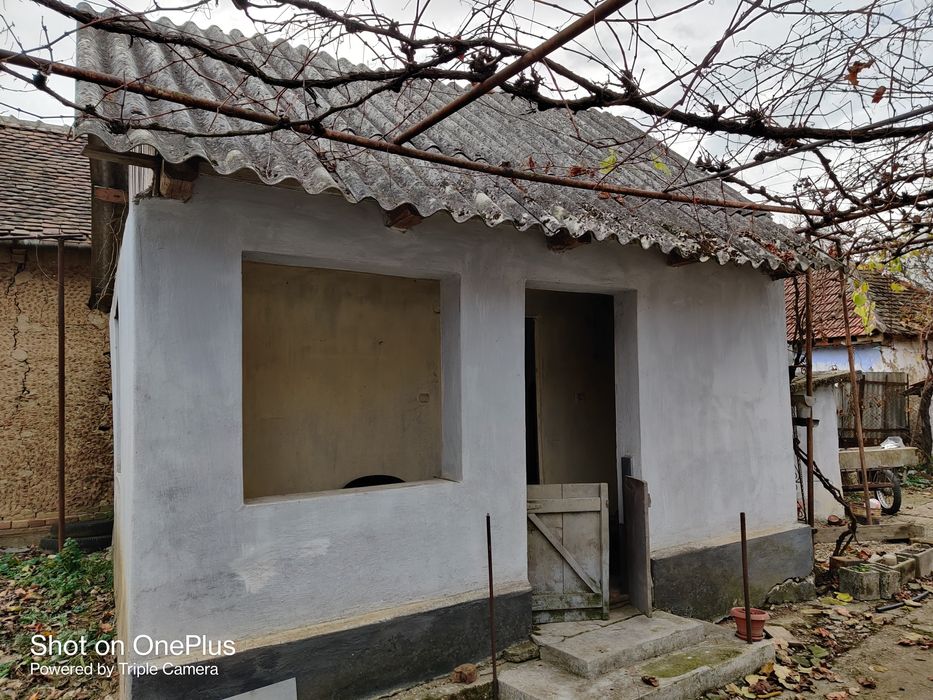 Vând sau schimb Casa cărămidă și dependințe Husasău de Tinca