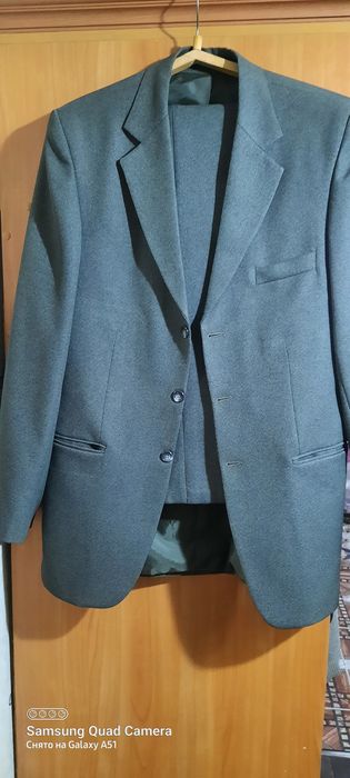 Продам новый костюм