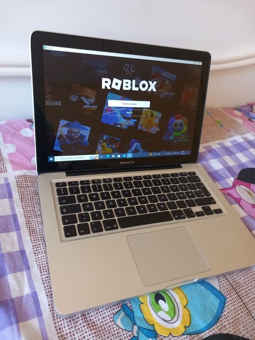 Laptop i5 la 300 de Lei