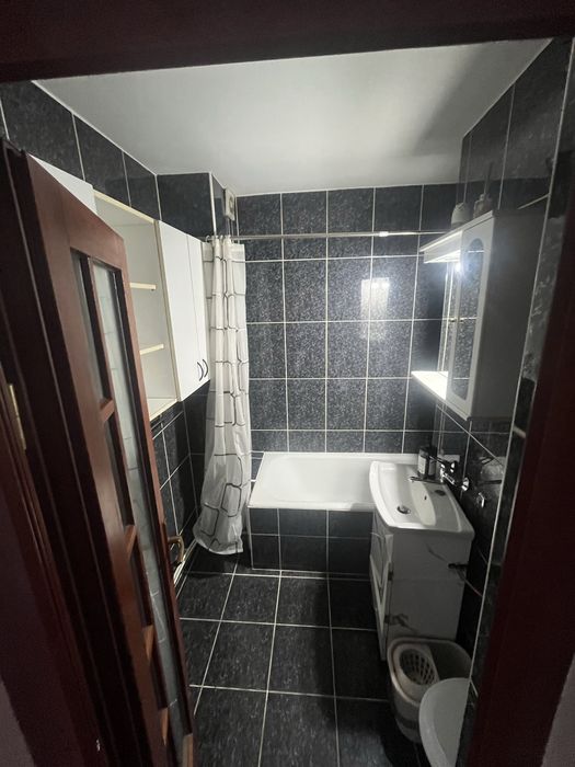 Vand apartament 3 camere + GARAJ