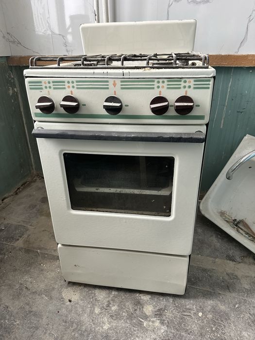 Продам газовую плиту