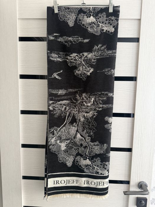 Шарф черно-белый