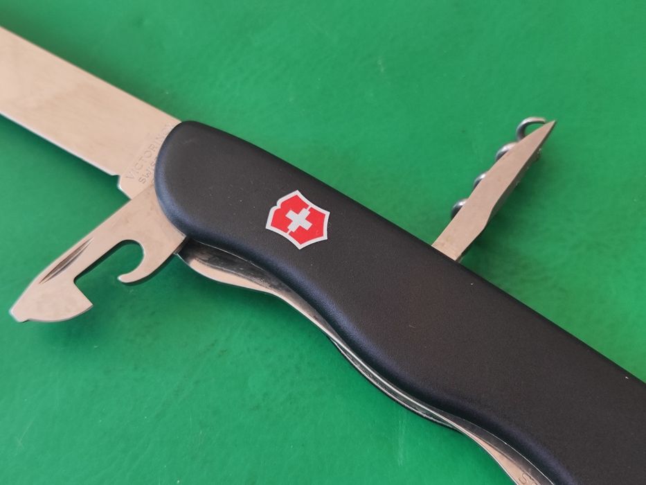Джобен нож victorinox picknicker с калъф