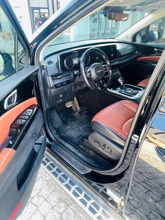 KIA Carnival 2-pozitsya avtomobil sotiladi !