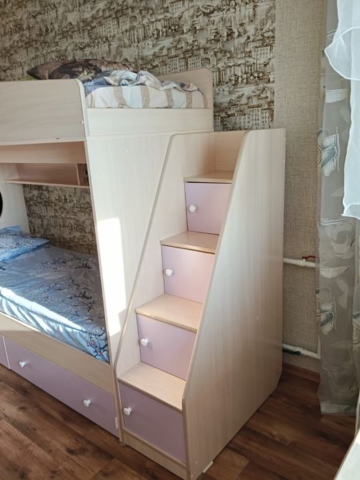 Продам двухярусную кровать