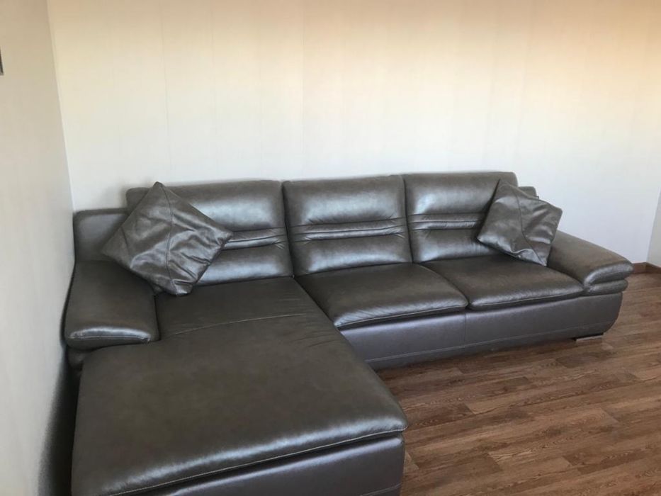 Диван кожаный угловой