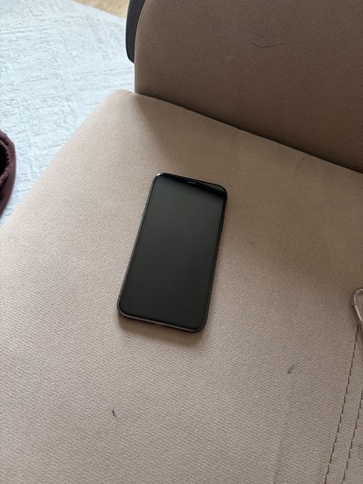 Продам Iphone 11, 128gb чехол в подарок