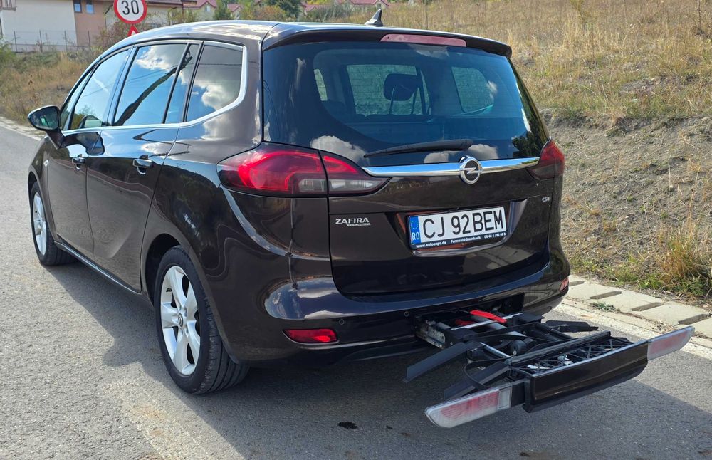 Opel Zafira Tourer 2014 | COSMO Autentic | 2.0 CDTI Automat (165 CP) | Parbriz Panoramic | 5 Locuri