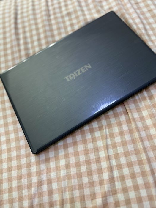 Продам ноутбук  в отличном состояний