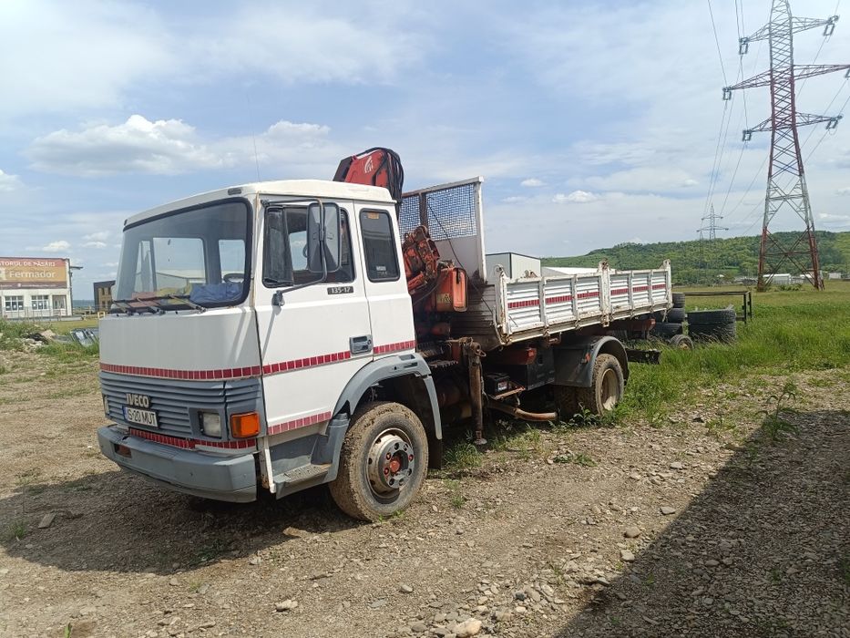 Iveco basculabil și macara