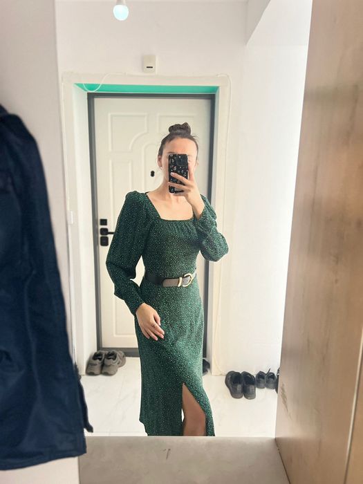 Продам платье длина миди