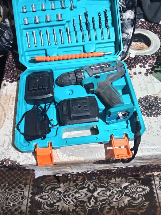 Продавам винтовер макита 24 v използван малко