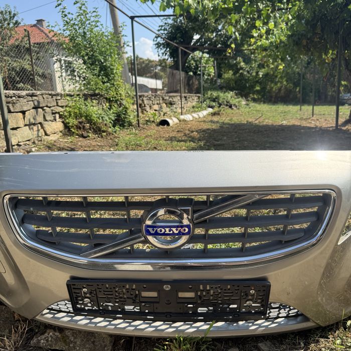 Предна броня за Volvo V60 2011г.