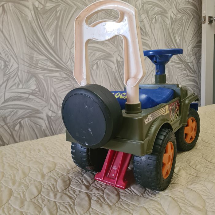 Толокар. Машина-каталка.