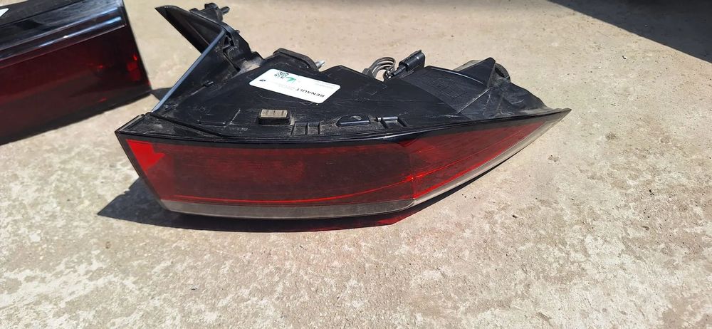 Stop dreapta Renault Megane E-Tech cod 265552143R