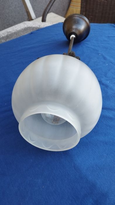 Lustra/ Pendul vintage cu sticlă mată și tijă metalică  45 cm