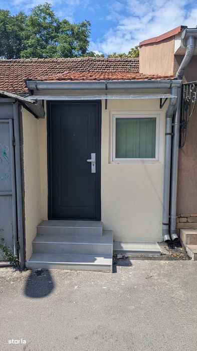 Spațiu birou de închiriat – Str. Aurel Lazăr, Oradea | 10 mp |