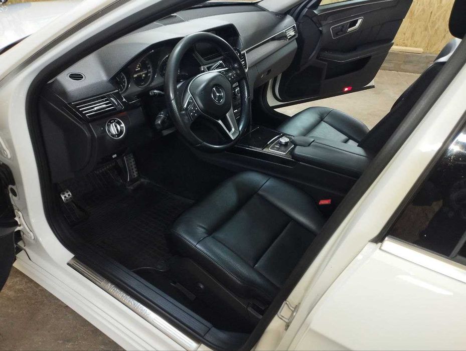 Mercedes-Benz E300, 2012 год