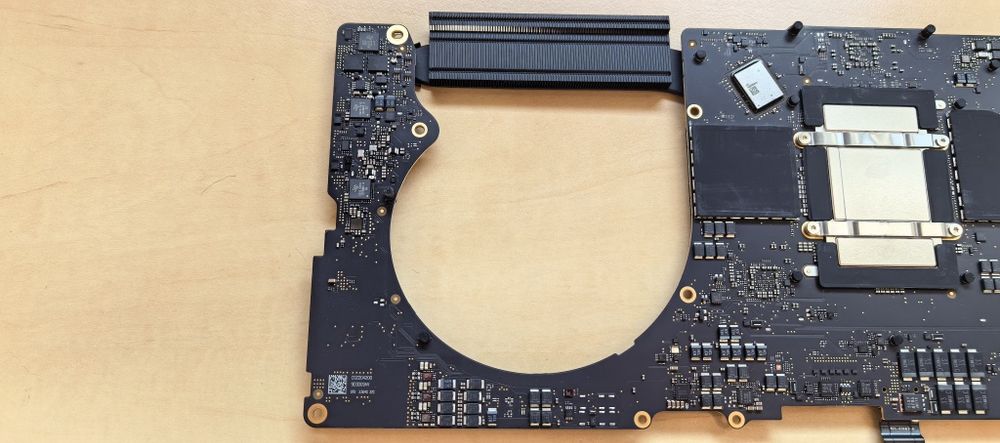 Placa de baza A2485 Macbook Pro 16" M1 Pro 2021_16GB DDR5_1TB SSD_NOUA / Nefolosita + montaj GRATUIT /// FARA CONTURI / FARA MDM__PERFECTA__