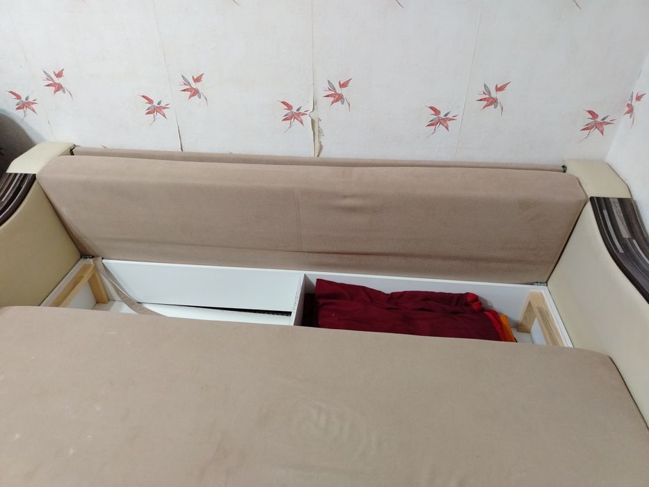 Продам диван в хорошем состоянии