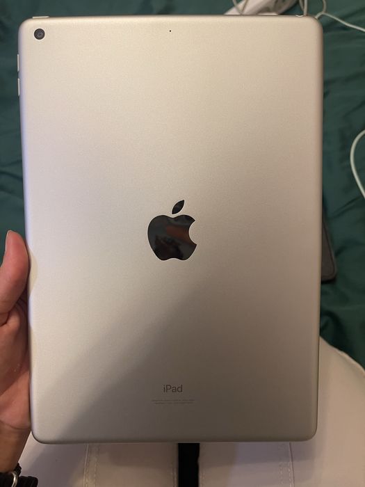Продам ipad 9 поколения