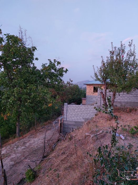 Yer sotiladi Toshkent viloyati Parkent tumani Zarkent qishloĝi