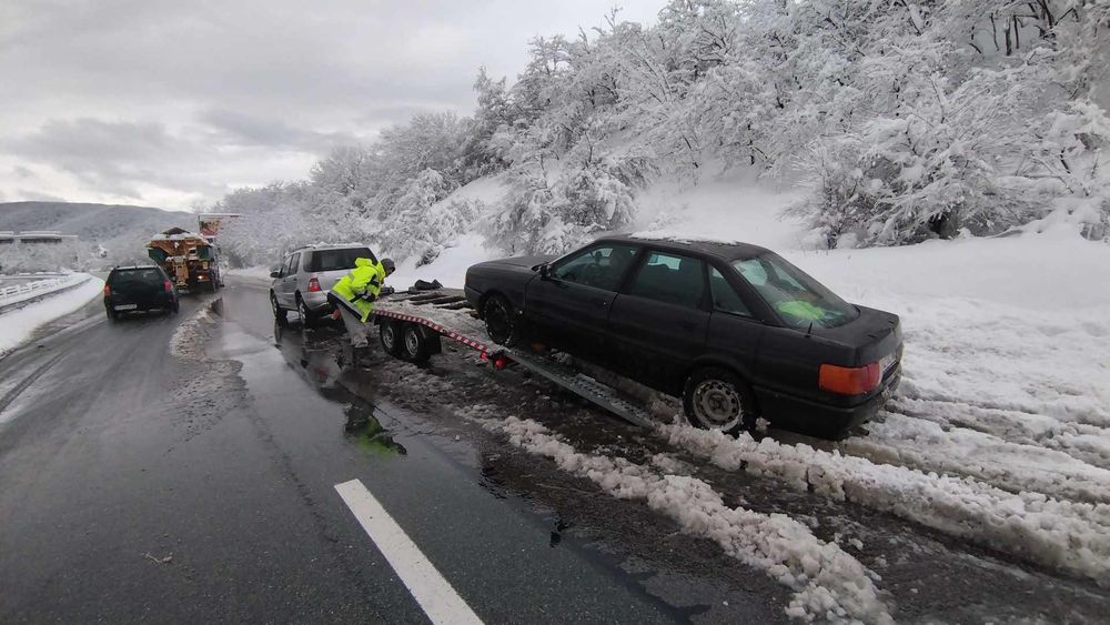 Пътна Помощ  24/7  Услуги с Бобкат Багер и Самосвал