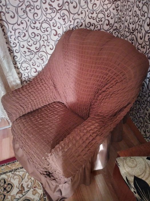 Продам диван с двумя креслами