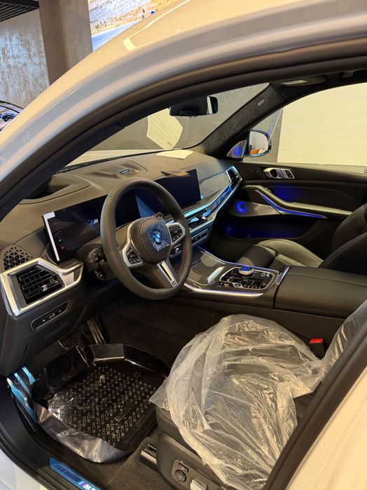 Продам новый BMW X7 M60 FULL в наличии ! c гарантией !