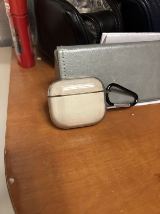 Продам срочно Airpods 3