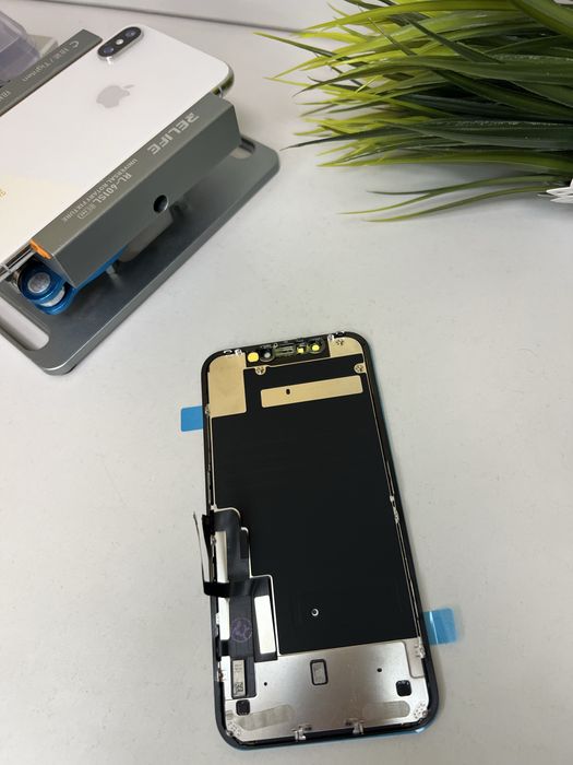 ОРИГИНАЛЕН Pulled дисплей за iPhone 11 12 месеца гаранция!