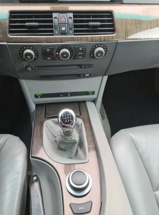Bmw E60 525D 177cp Navi mare Piele Încălzire Xenon Senzori parcare