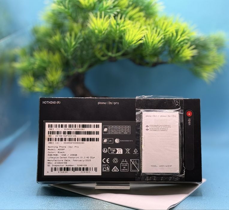 НОВО!!! Nothing Phone (3a) Pro, 256GB, 12GB RAM, 5G, Black