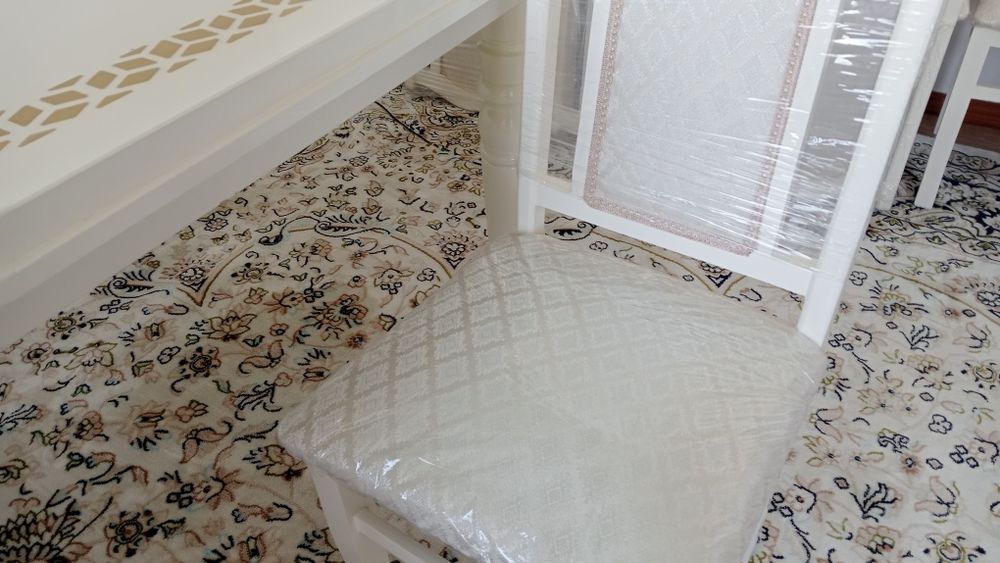 Стол стулдарымен