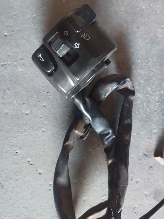 Comanda bloc lumini partea stângă pentru Yamaha R1 model 2000-2001