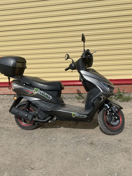 продам мопед м8 про