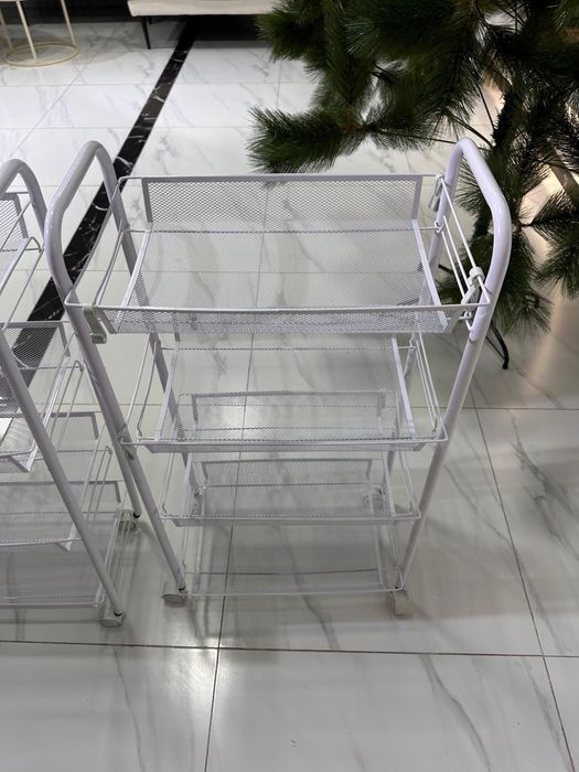 Металлическая этажерка