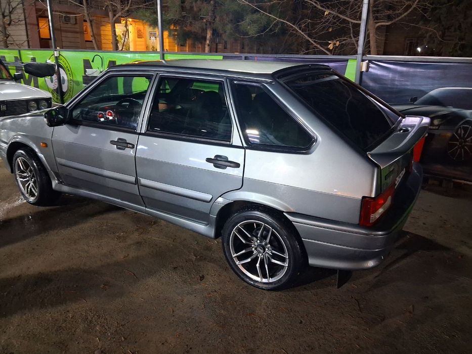 Lada samara vaz2114 srochni sotiladi