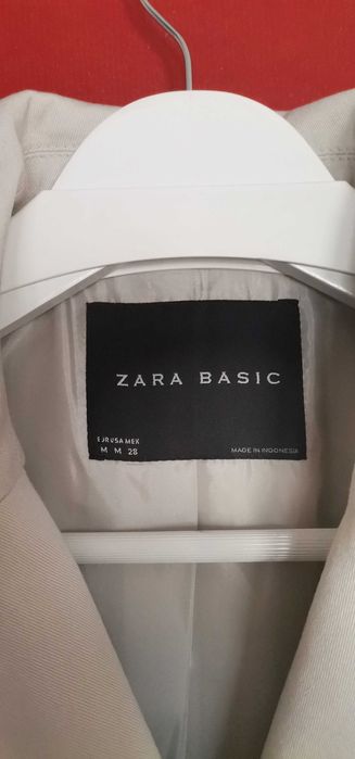 Pardesiu trench coat dama ZARA primavara marimea M crem impecabil