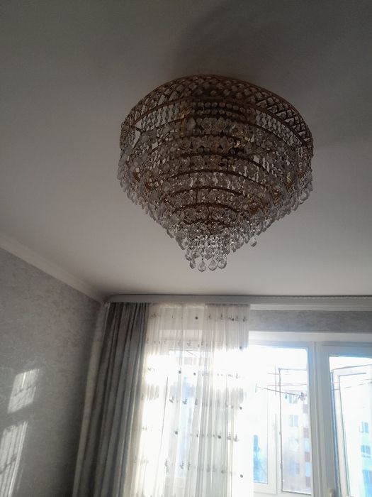 Люстра .для гостиная