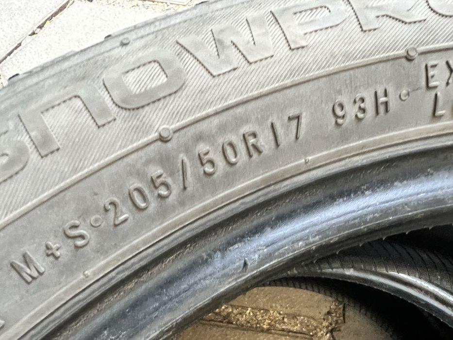 2бр зимни гуми 205-50-17