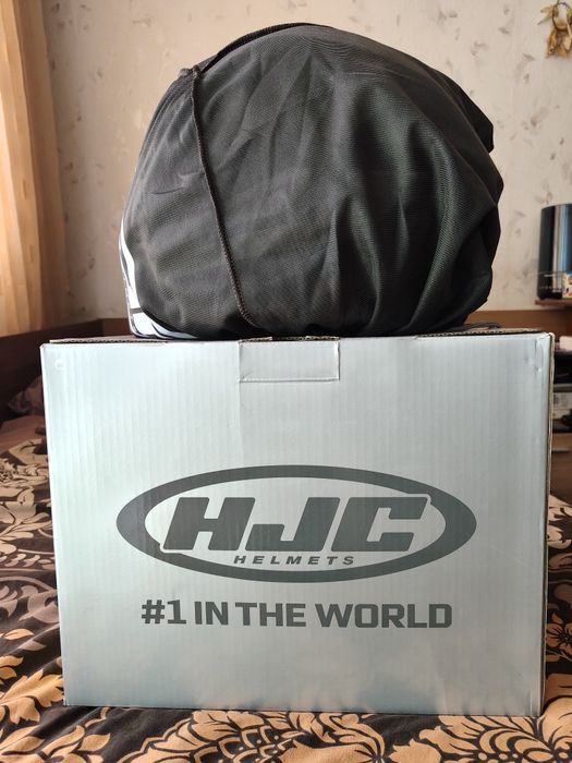 Карбонова каска за мотор HJC F71 Carbon