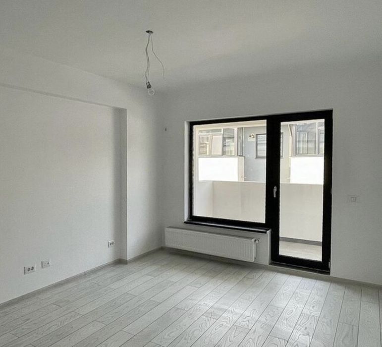 Inchiriez apartament 3 camere termen lung la parter