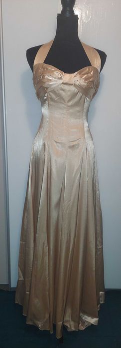 Rochie lunga aurie cu trena