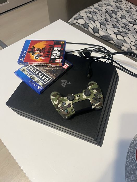 Playstation 4 pro 1T + 2 игри