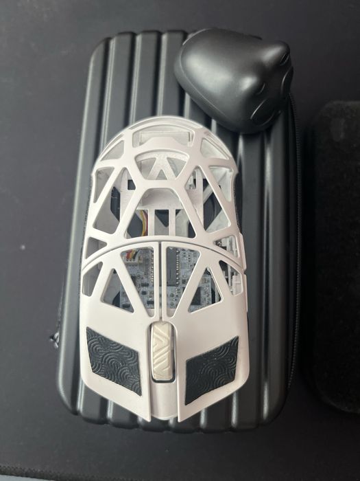 WLMouse Beast X Pro - Milky White Solid Sides